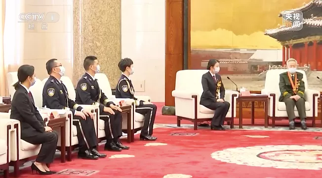 政法系统高规格活动，国安女干警出镜