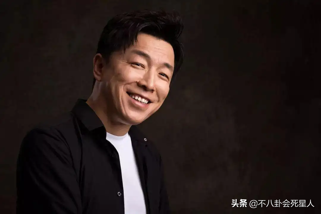 明明长得不帅，却吸引力爆棚，这5位男演员证明“丑男也有春天”