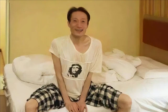 男版“杨丽萍”郭冷：对舞蹈的热爱近乎痴狂，46岁生活难以自理