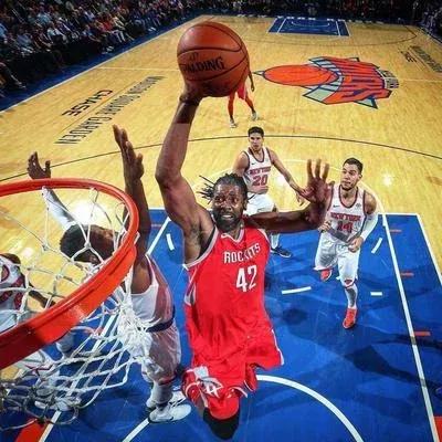 为什么姚明能在nba混（姚明为何能在一众欧美球员中脱颖而出成为状元 同届中都有谁）