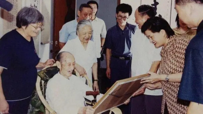 1930年山东小伙高考作文只写28个字,数学交白卷,校长看后录取了他