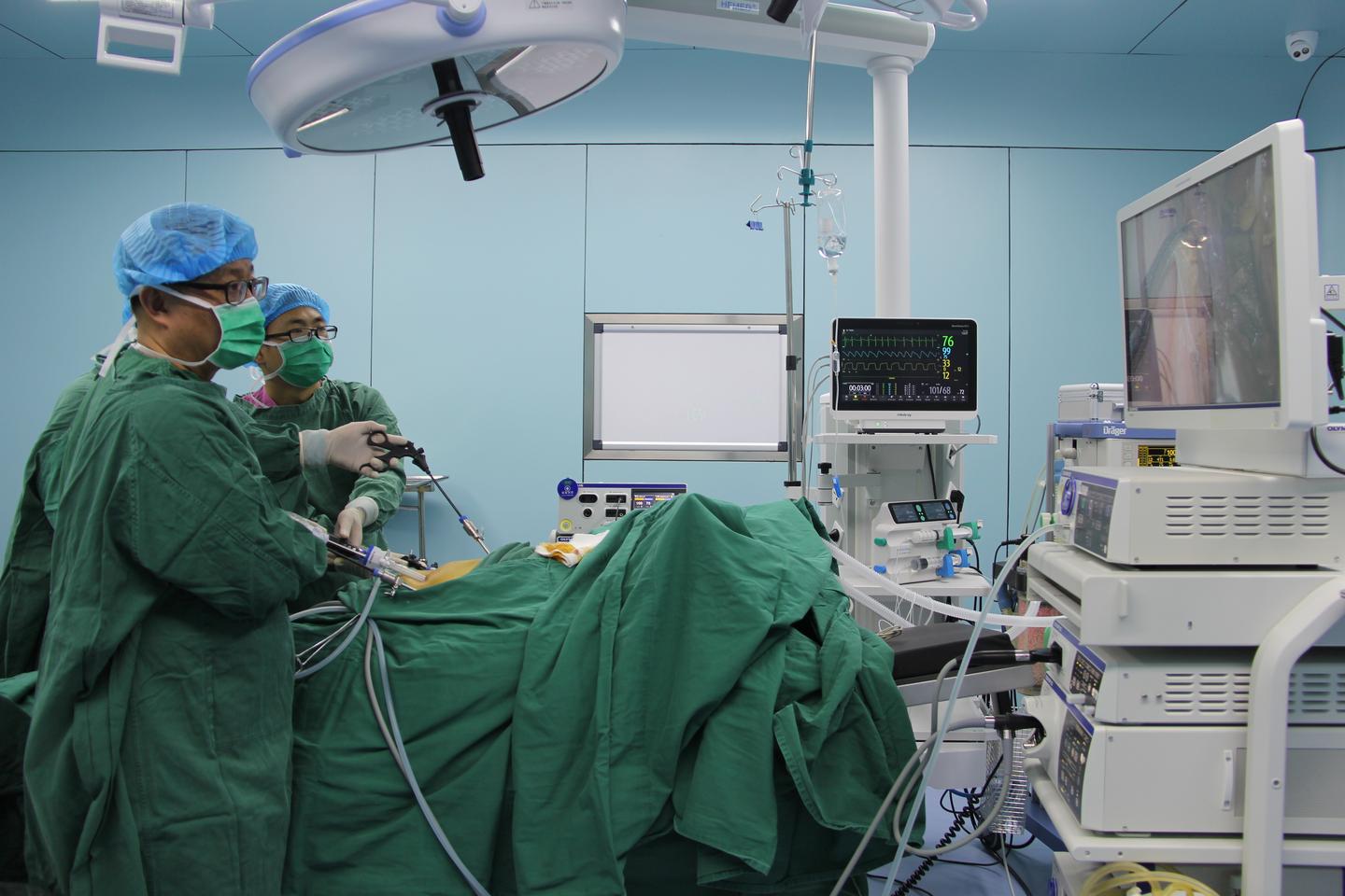 通渭县人民医院顺利完成3例胆囊结石微创保胆取石手术
