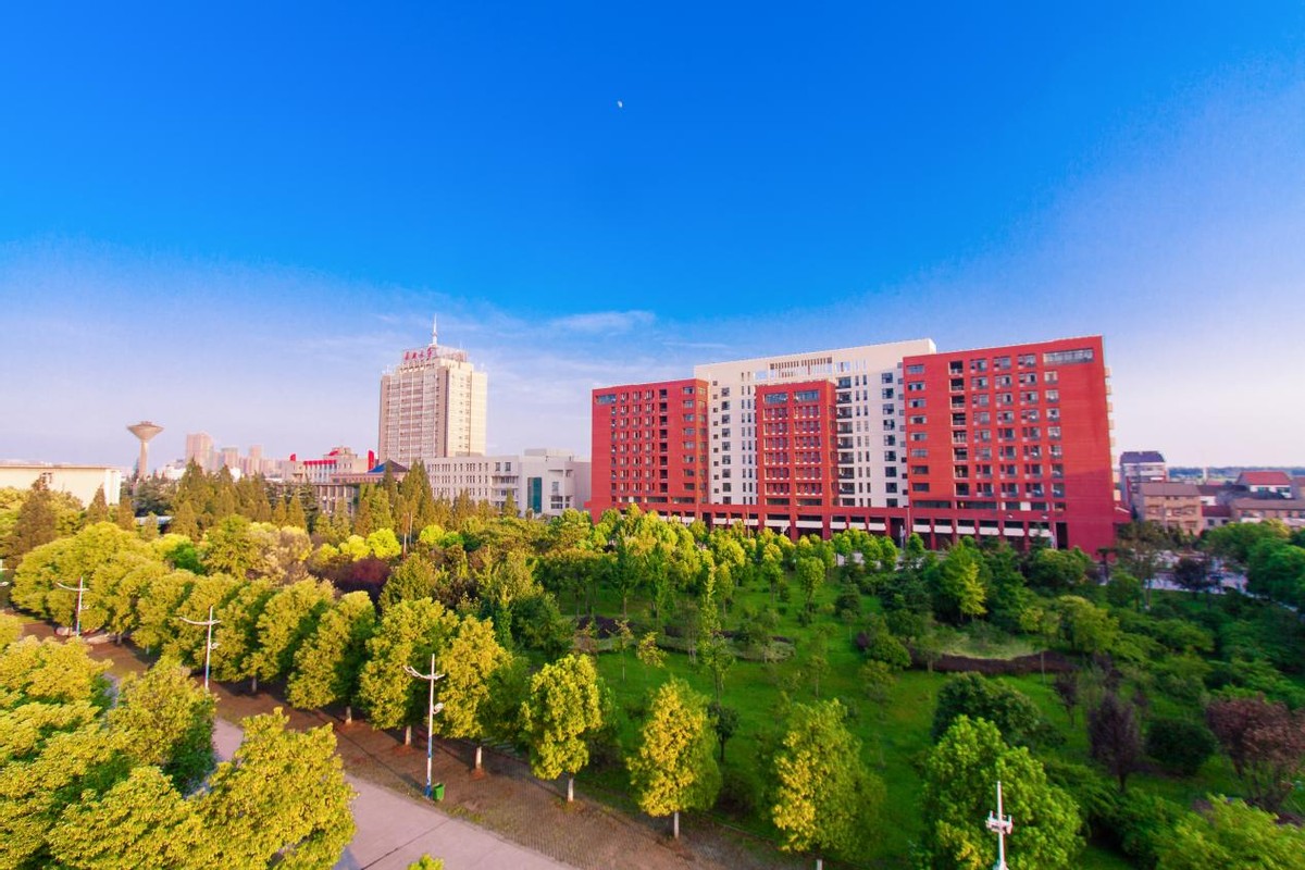 长江大学医学部,长江大学医学部在哪个校区