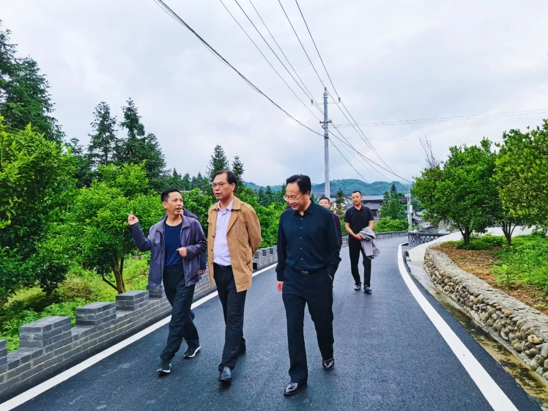 洪江区人大：赴兄弟县市区考察学习农村人居环境整治提升工作