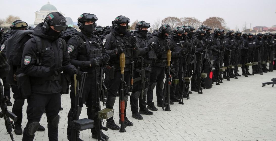 ����ս������β���׶Σ�����������еУ�����Ӫ���һ�ž���Ͷ��