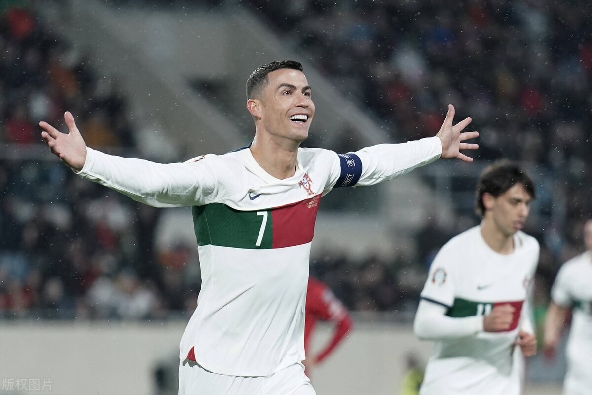 欧预赛-C罗连场梅开二度 葡萄牙6-0横扫卢森堡取得两连胜