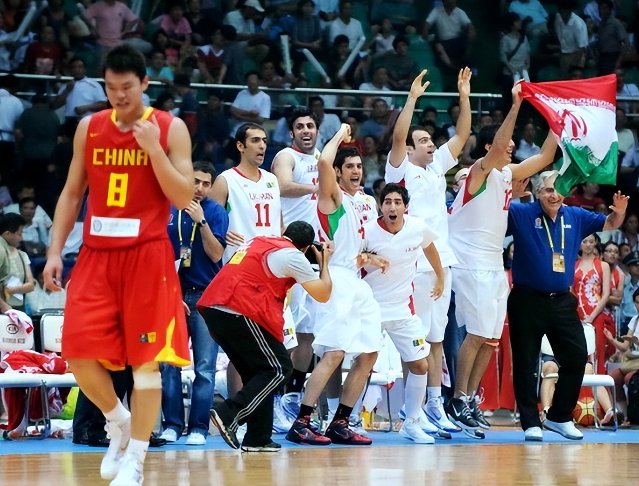 自2017年起,男篮亚锦赛改为男篮亚洲杯,从每两年举办一次改成四年举办