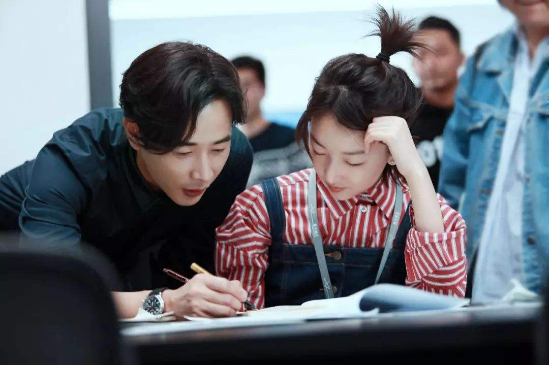 2022年开年，官方叫停明星高片酬！细扒8位明星片酬，个个很荒唐