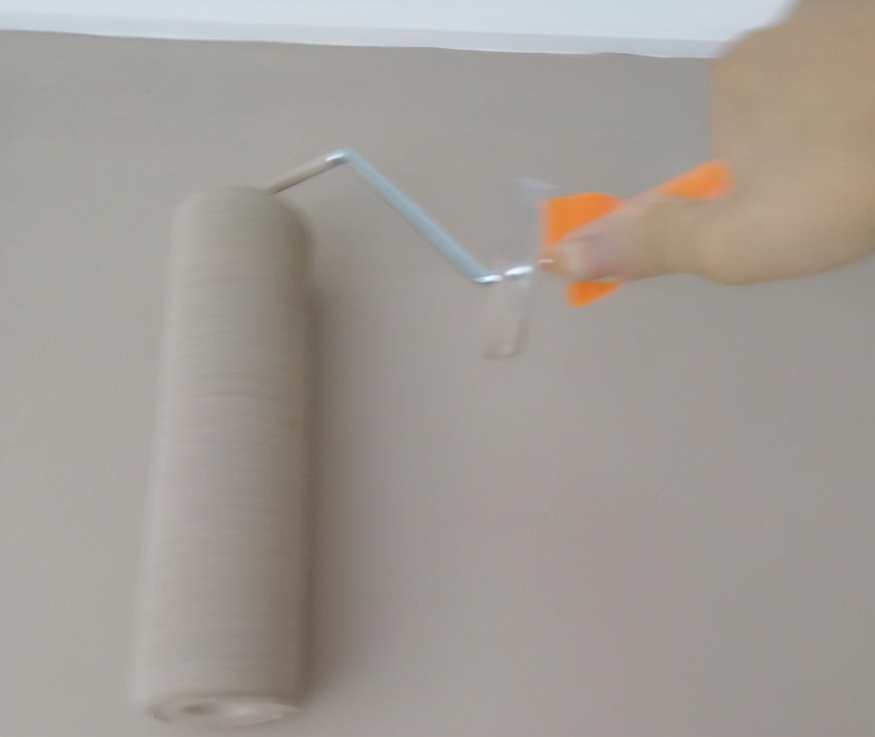 乳胶漆是滚的好还是喷的好？我装了2套房来谈谈感受，客观真实