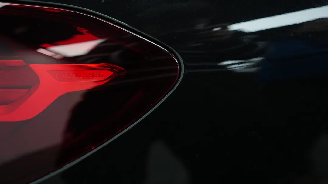 奔驰E300L完美装贴高端隐形车衣，漆面保护一步到位