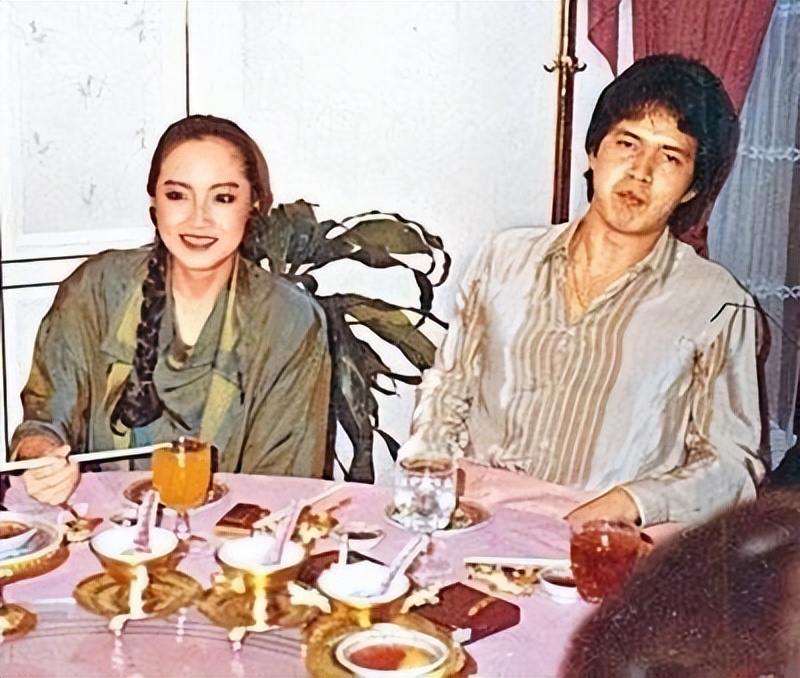 恬妞：有两段刻骨铭心的爱，今64岁仍然单身，35岁女儿成她烦恼