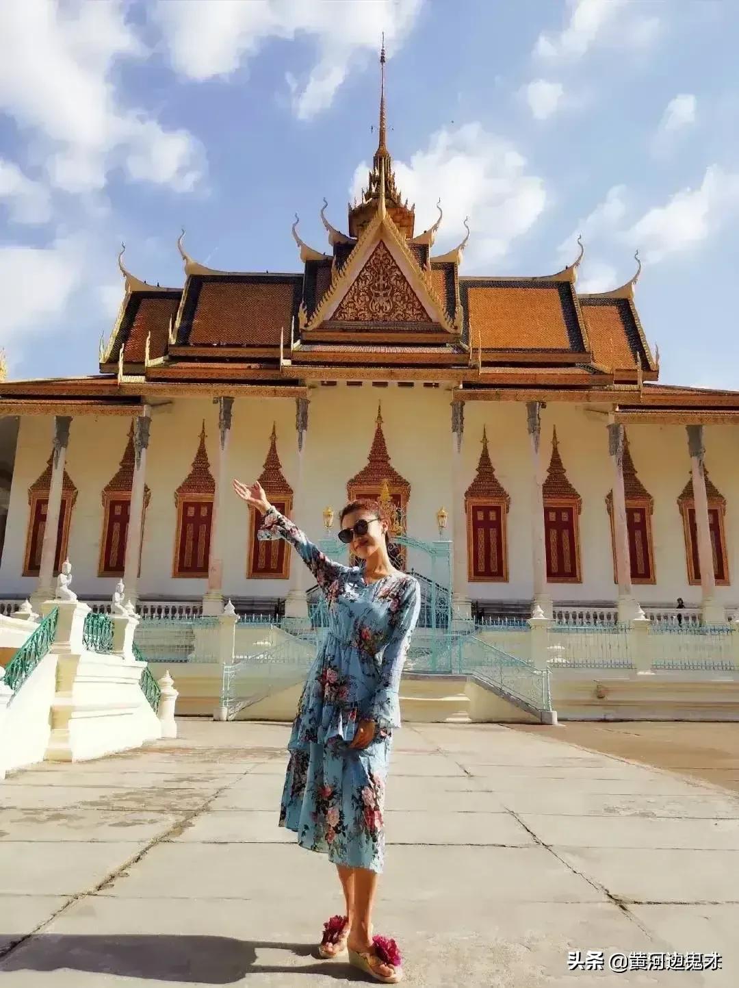 玖月奇迹的王小玮真是到国外去了？