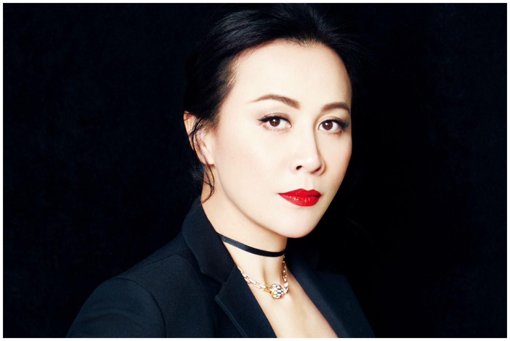 56岁的刘嘉玲当年到底有多美?颜值惊艳,难怪梁朝伟没逃过美人关