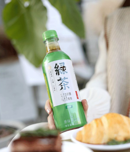 伊利发布国内首款零碳牛奶，新希望推气泡酸奶… | 一周热闻