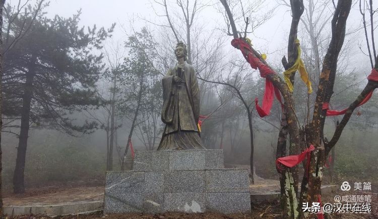 來此處踏青，不負(fù)春光不負(fù)卿