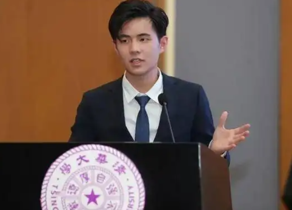 清华大学多门学科“全英授课”，台下全是中国学生，为啥不用汉语