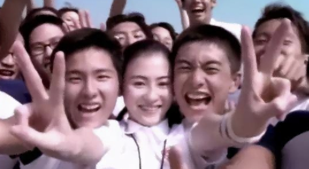 一手好牌却打得稀烂，这8位“高开低走”的港星，个个不值得原谅