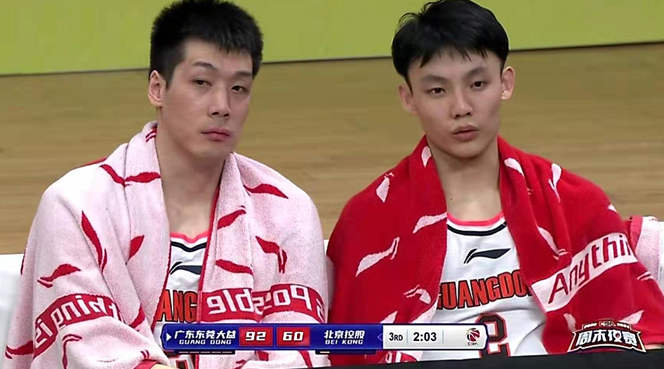 cba哪個隊籃板拿的多（CBA-陣容全面碾壓，廣東輕取北控，阿聯狀態(tài)火熱，生涯籃板超6000）