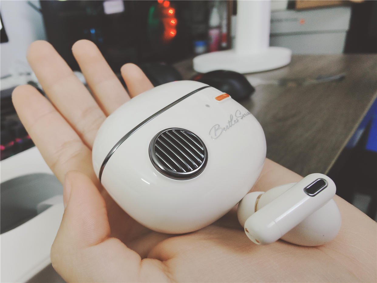 当音频大厂认真起来--漫步者Retro Pro降噪耳机开箱