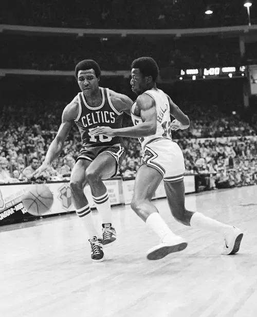 哪些球队是最后加入nba（NBA联盟的发展历程，以及几只王朝球队和标志性球星）