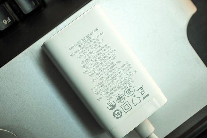 充电器太多导致桌面混乱？倍思这款氮化镓充电器帮到你
