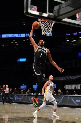 nba中的MVP之最有哪些（NBA發(fā)布?xì)v史MVP榜單，中鋒全面碾壓！這還說(shuō)明一個(gè)問(wèn)題，你知道嗎）