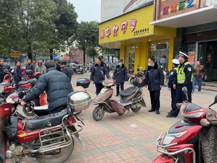 创文进行时｜汉中交警一大队：联合执法吹开“文明花”
