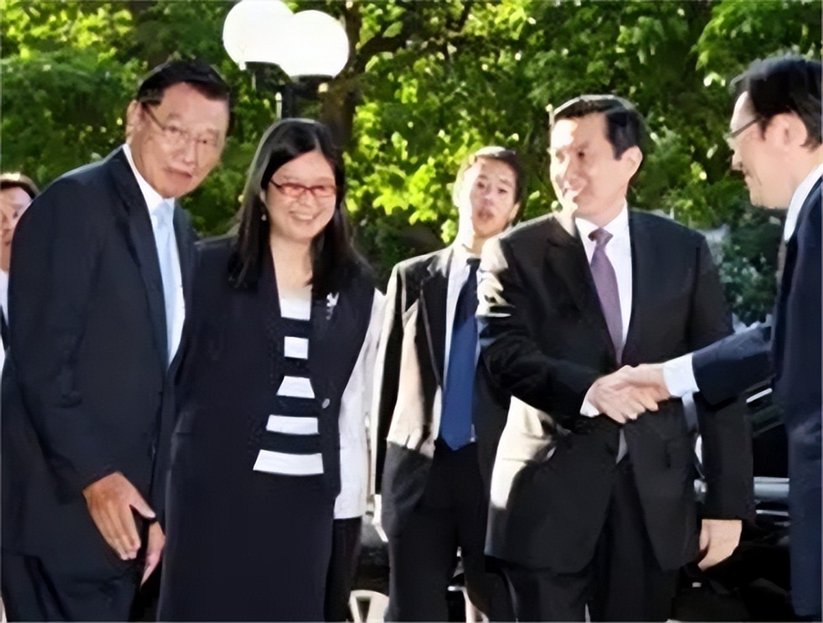 马英九出生在中国香港，祖籍是哪？他说：和毛主席的老家隔两里路