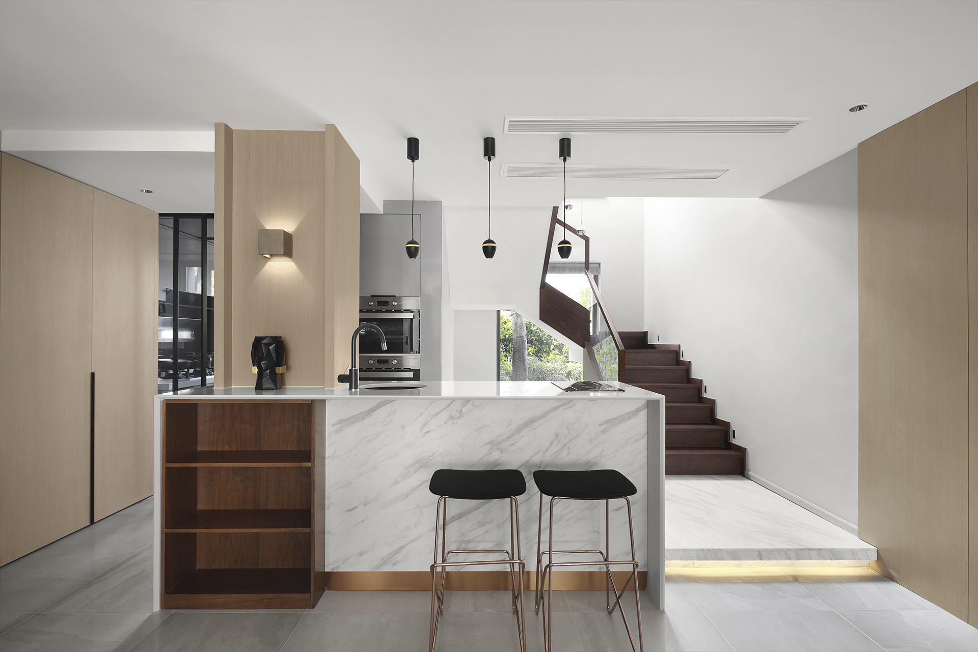 上下打通的重新解构之家，两套大平层打造老少皆宜的现代风装修