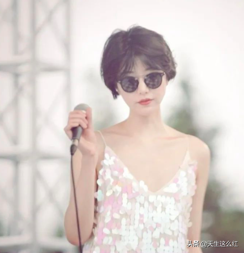 30岁超模如何拿下李亚鹏？我更好奇50岁李亚鹏如何拿下小美女