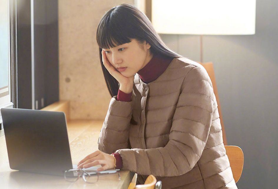 抛开品牌成见，优衣库的“轻型羽绒服”，到底值不值得买？