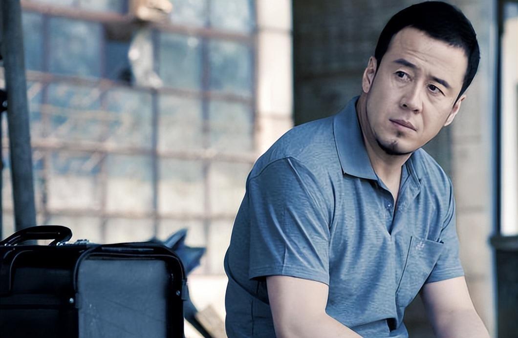 从歌手导师沦落到街头卖唱,杨坤落到这般田地,根本怨不得别人!