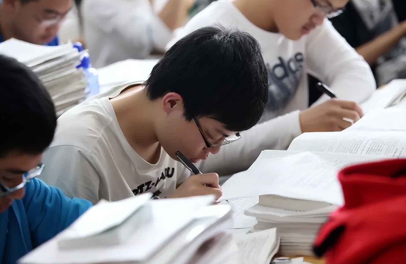 北大“四大疯人院”中，不只有学霸韦神，这三位鬼才也很让人钦佩