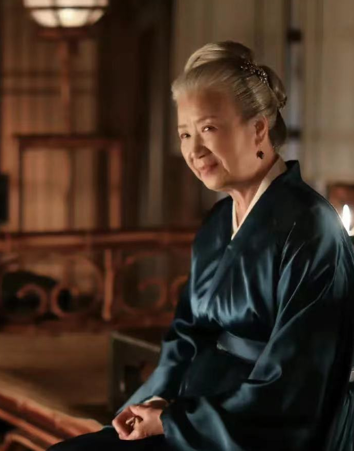 论真正拥有“微笑眼”的奶奶只服这6位，有人83岁还在演戏的路上