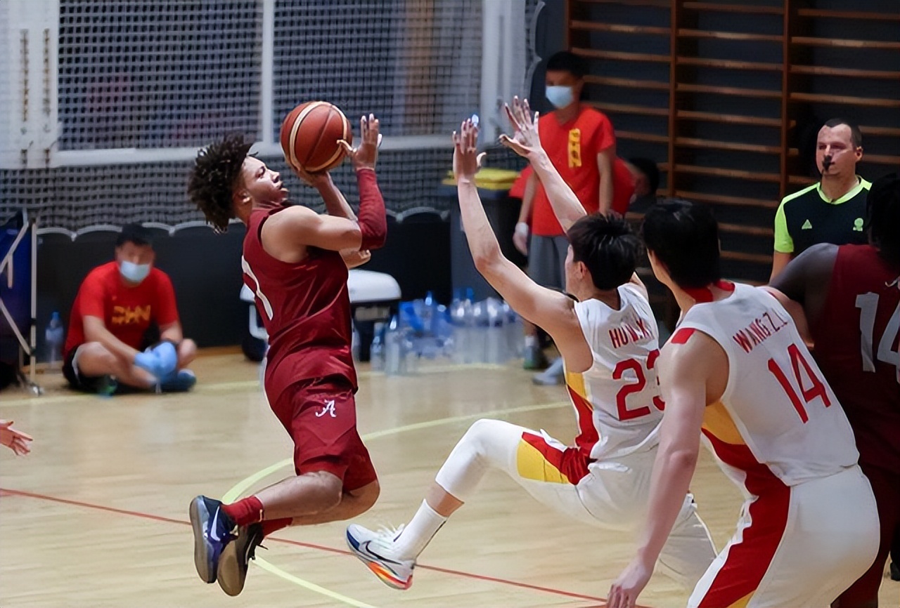 ncaa跟cba哪个强（说说中国男篮竟然不敌美国二流大学校队）