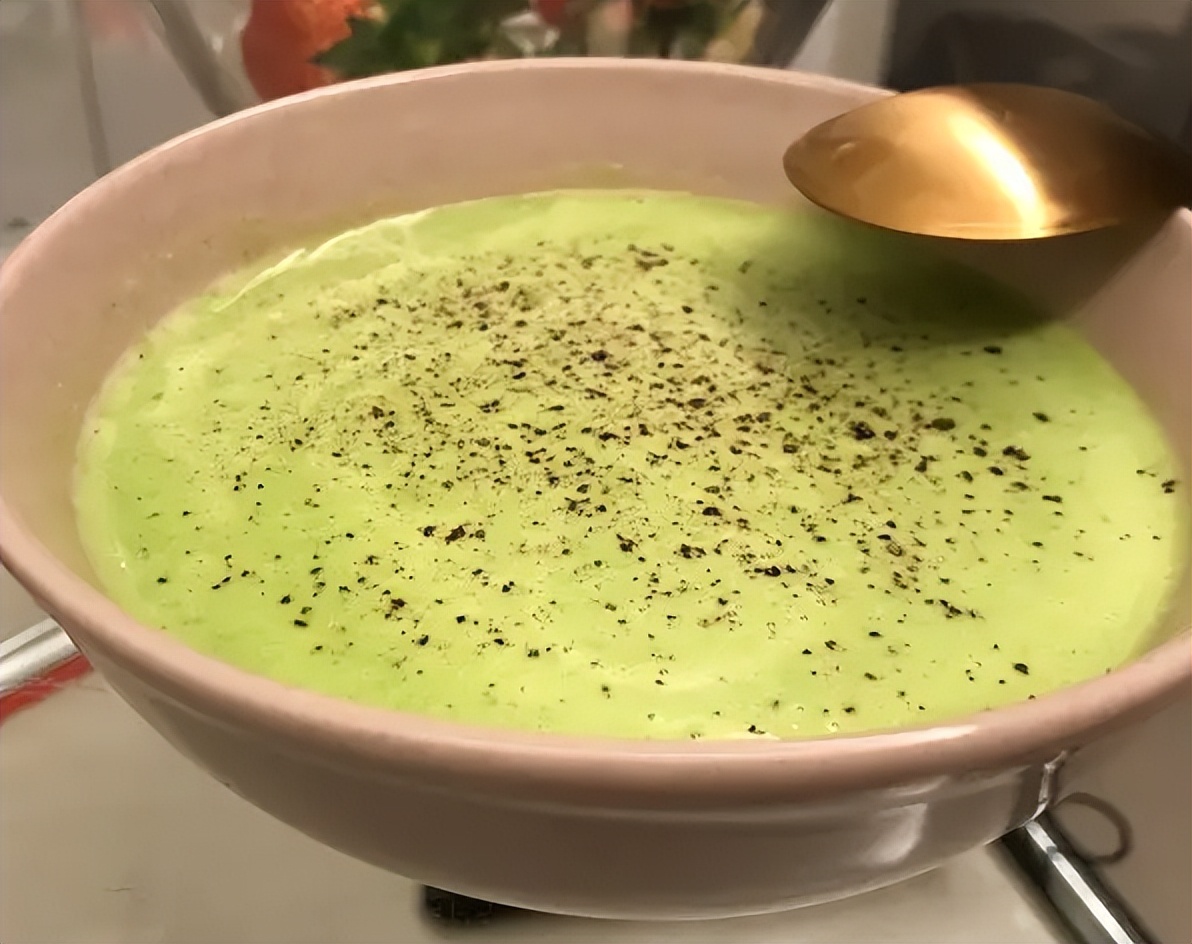 豌豆怎么做好吃（春天宁可不吃肉，不可不吃豆，教你3种豌豆做法，孩子爱吃长个快）