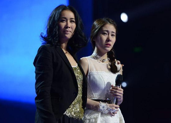 张碧晨：前男友是华晨宇，瞒着他生孩子，余生当个幸福的单亲母亲