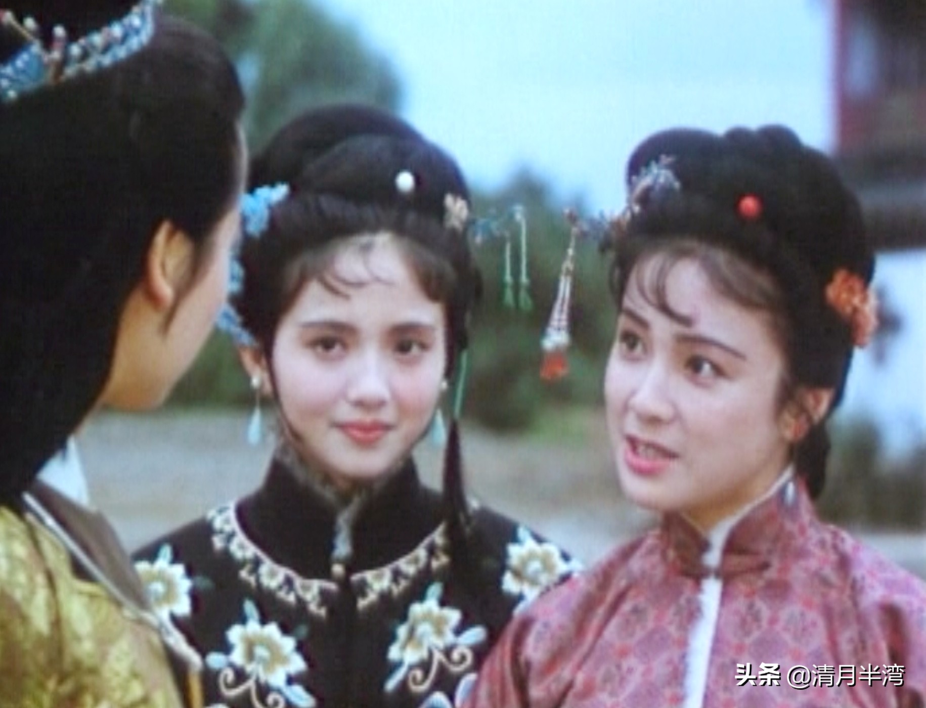 北影版《红楼梦》40位美人集锦，耐看不撞脸，打酱油的都惊鸿一瞥