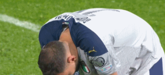 意大利10年世界杯成绩（一觉醒来，世界杯又无意大利！1592天前，德罗西的咆哮忘了吗？）