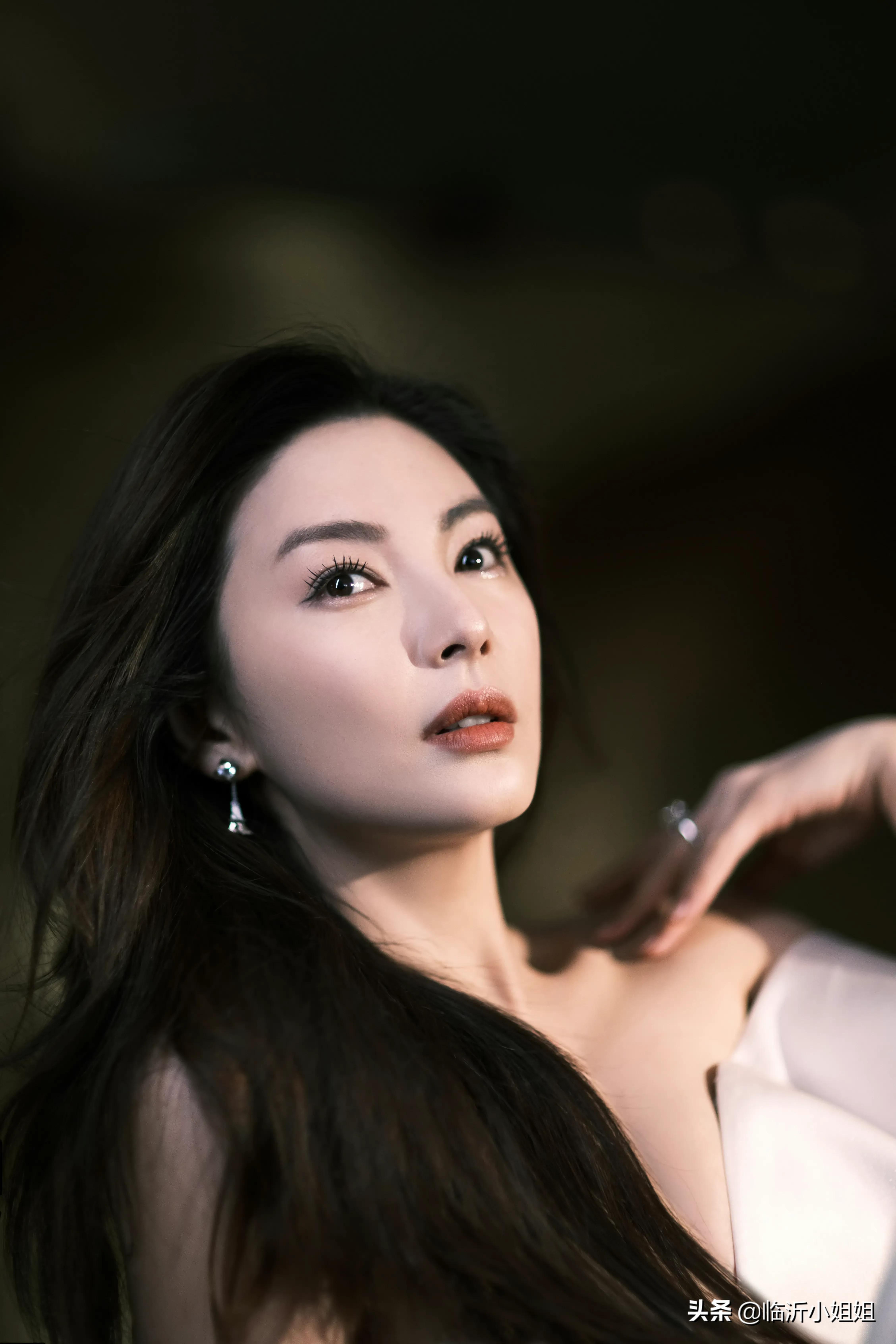 张雨绮，清冷性感的优雅女性，直爽笃定的性格，气场太强大