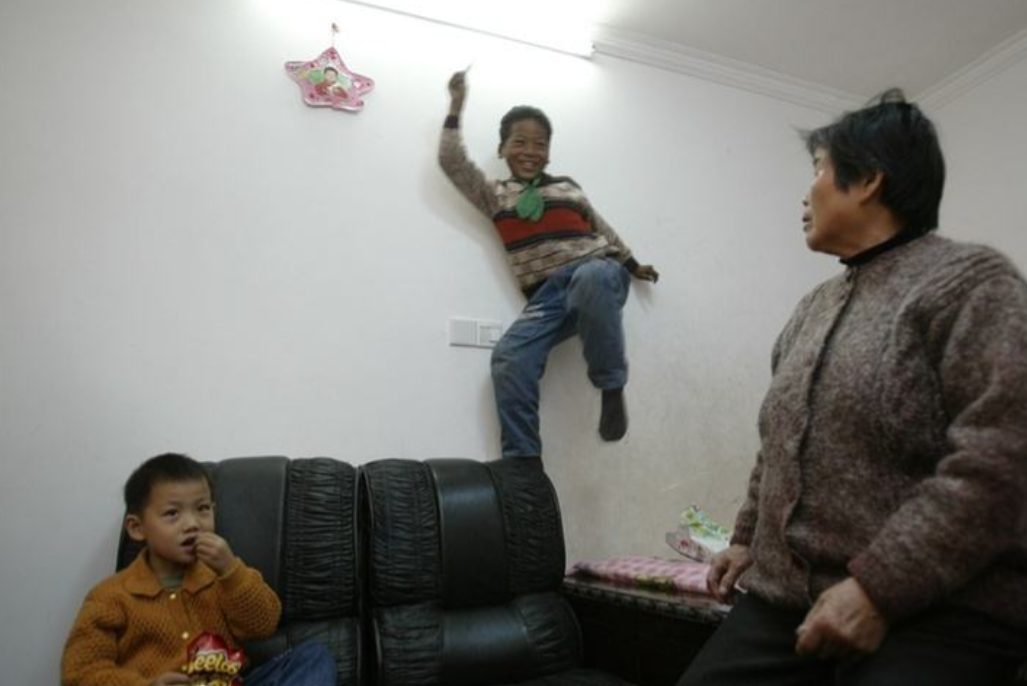 上海阿婆养大的黑人小囡，历尽艰难成为上海人，如今他们过得如何