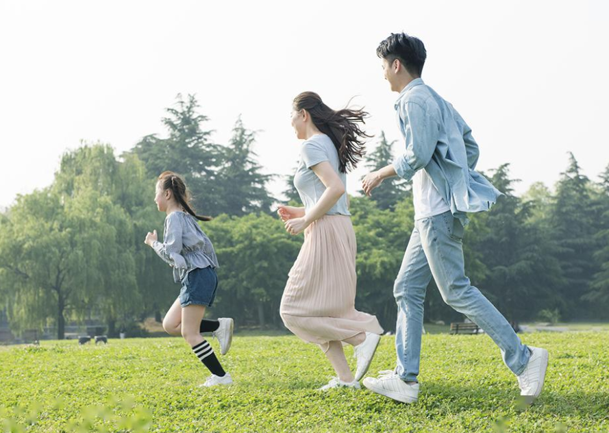 学生“身高标准表”出炉，女生18岁应该长到165cm，你达标了吗？