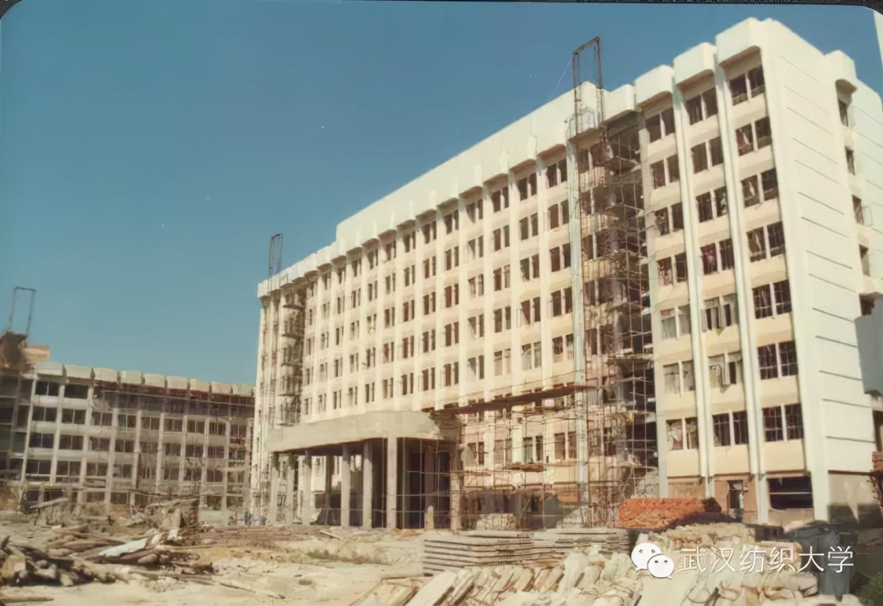 中国“织”造：湖北这所大学，让鲜艳的五星红旗闪耀太空