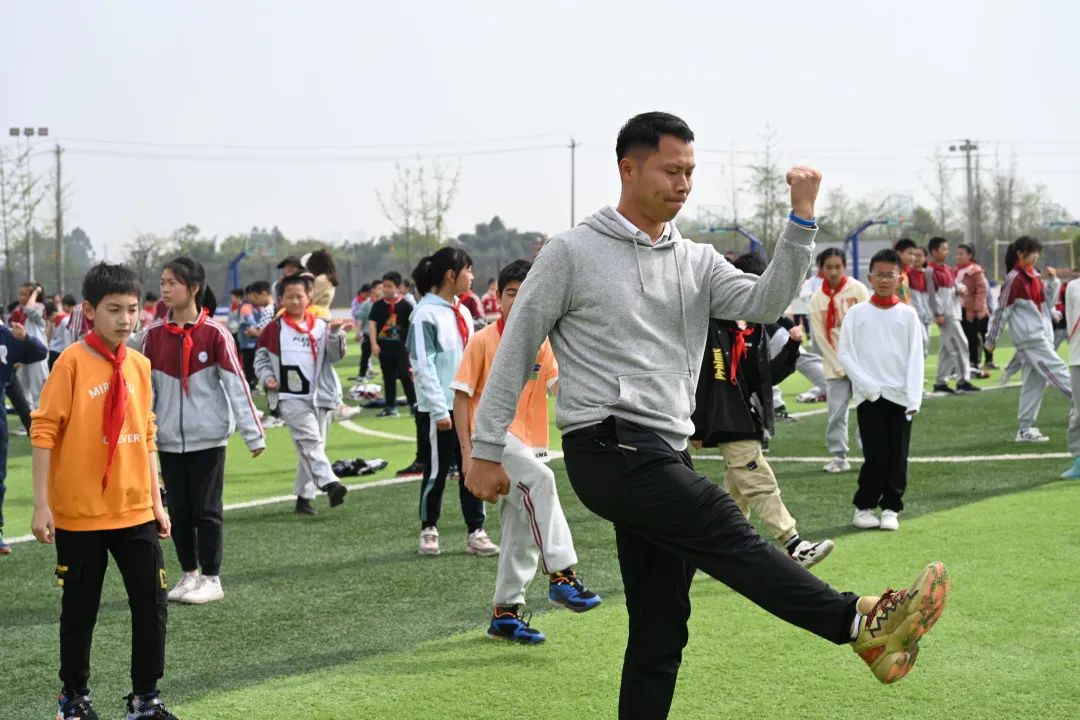 美在附小——记天府新区新兴中学附属小学开展第一届艺术节