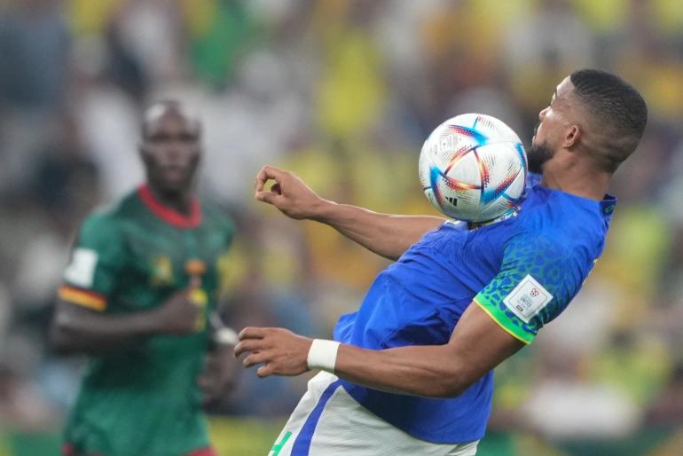 世界杯回顾，第 13 天：喀麦隆击败巴西，韩国晋级
