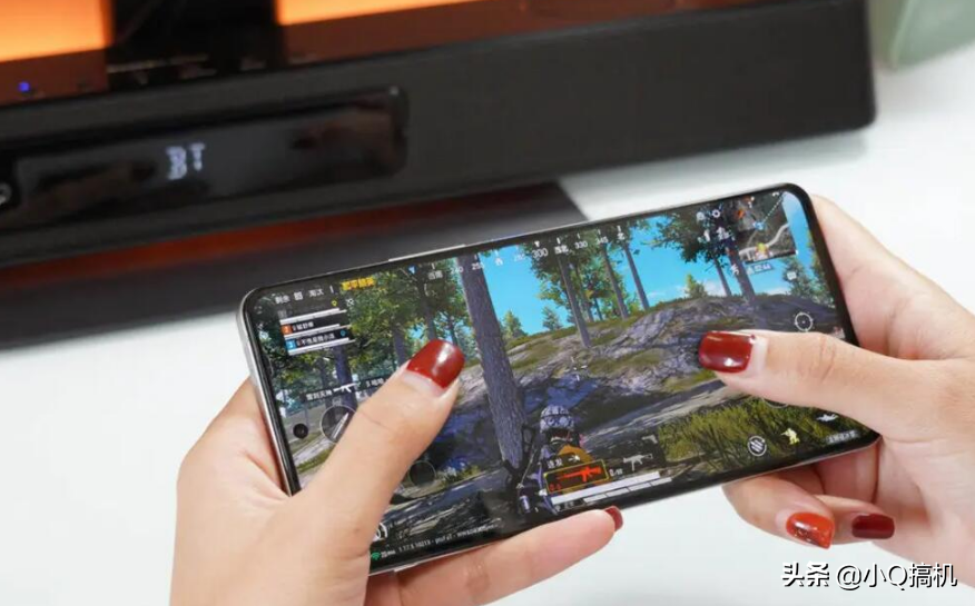 骁龙870+144Hz高刷仅1699元，vivo中端机降至千元机，性价比颇高