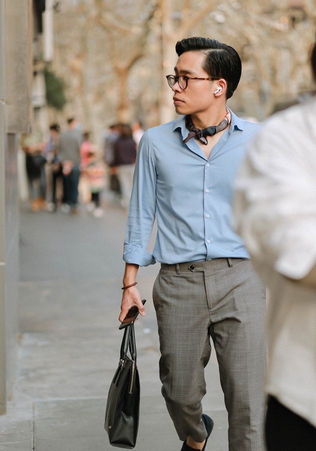 上海街头精致男生:衣着得体,配饰少而奢,果然有腔调又有品位