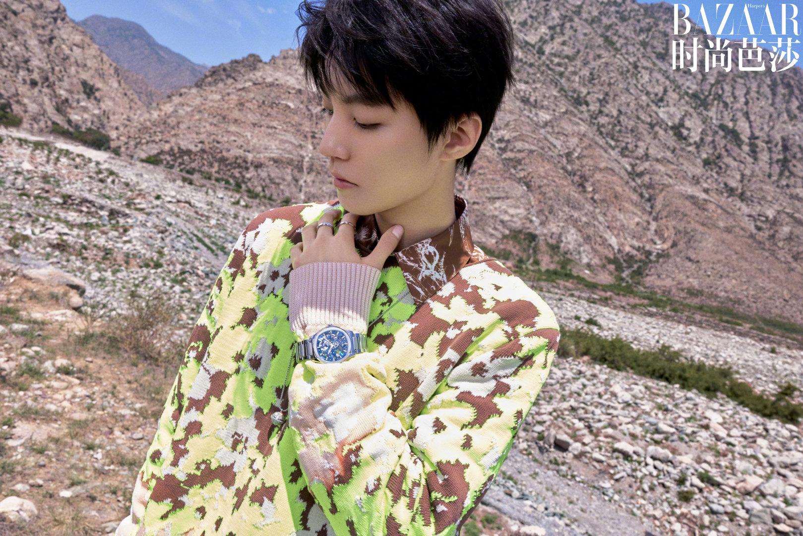 王俊凯四登芭莎封面，时尚大片直接复制广告造型，外景像P图