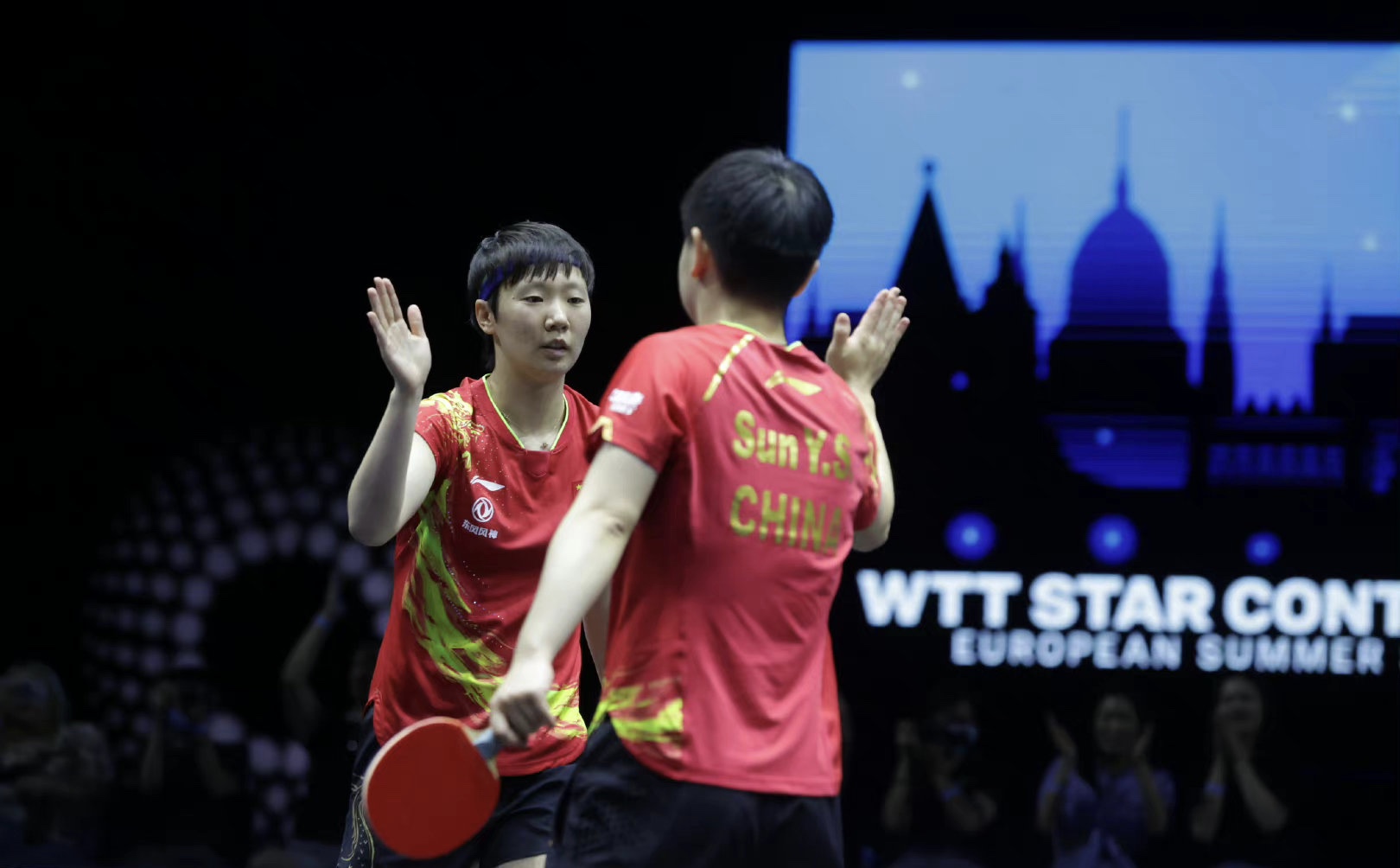 世界杯伊藤美诚孙颖莎（孙颖莎不对日本队认怂！霸气地对伊藤美诚表态：很享受和她的对决）