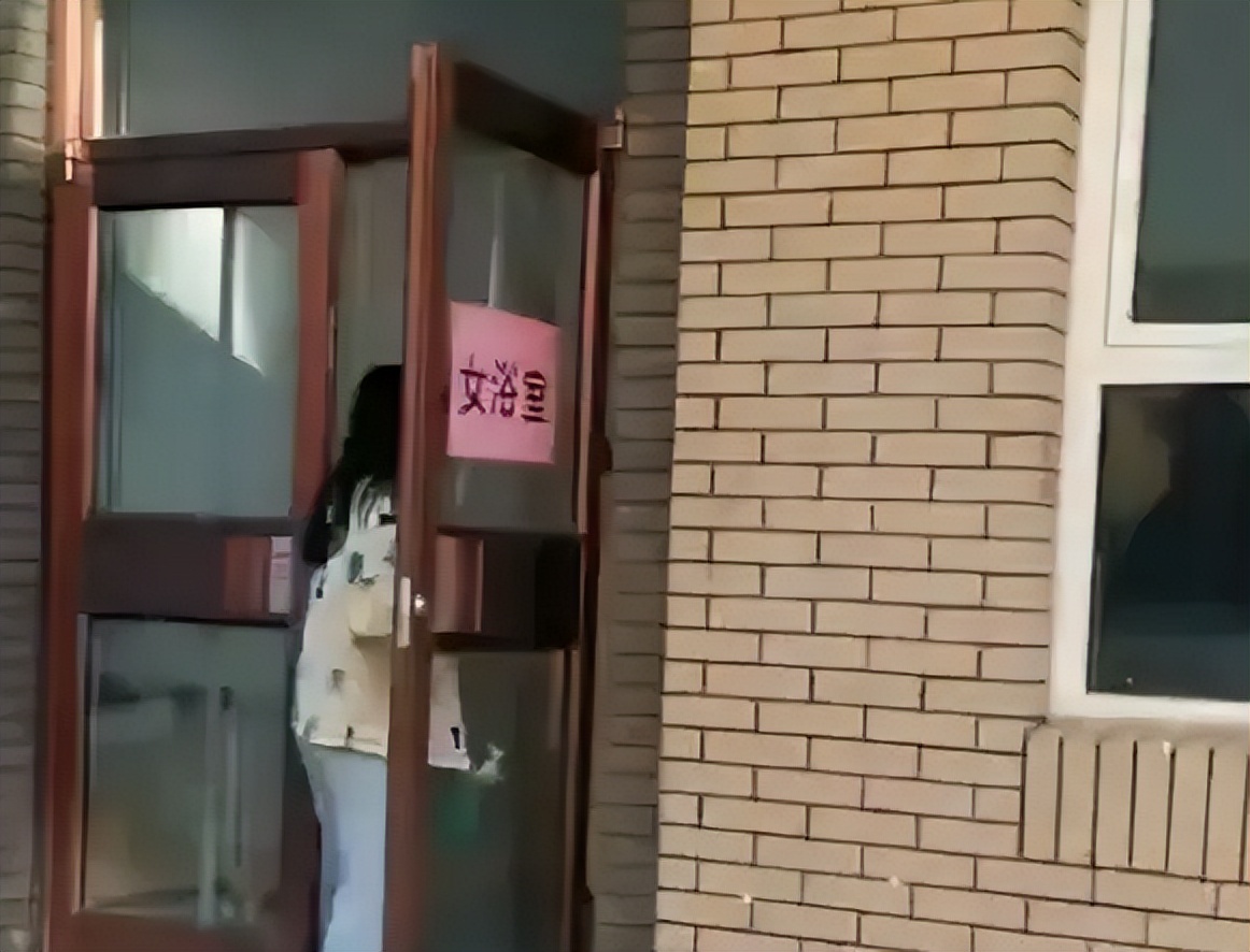 上海理工大学出现“怪”事，男生进女生浴室洗澡拍照？校方回应了